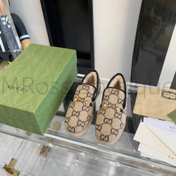 Женские лоферы Gucci GG Wool меховые бежевого цвета