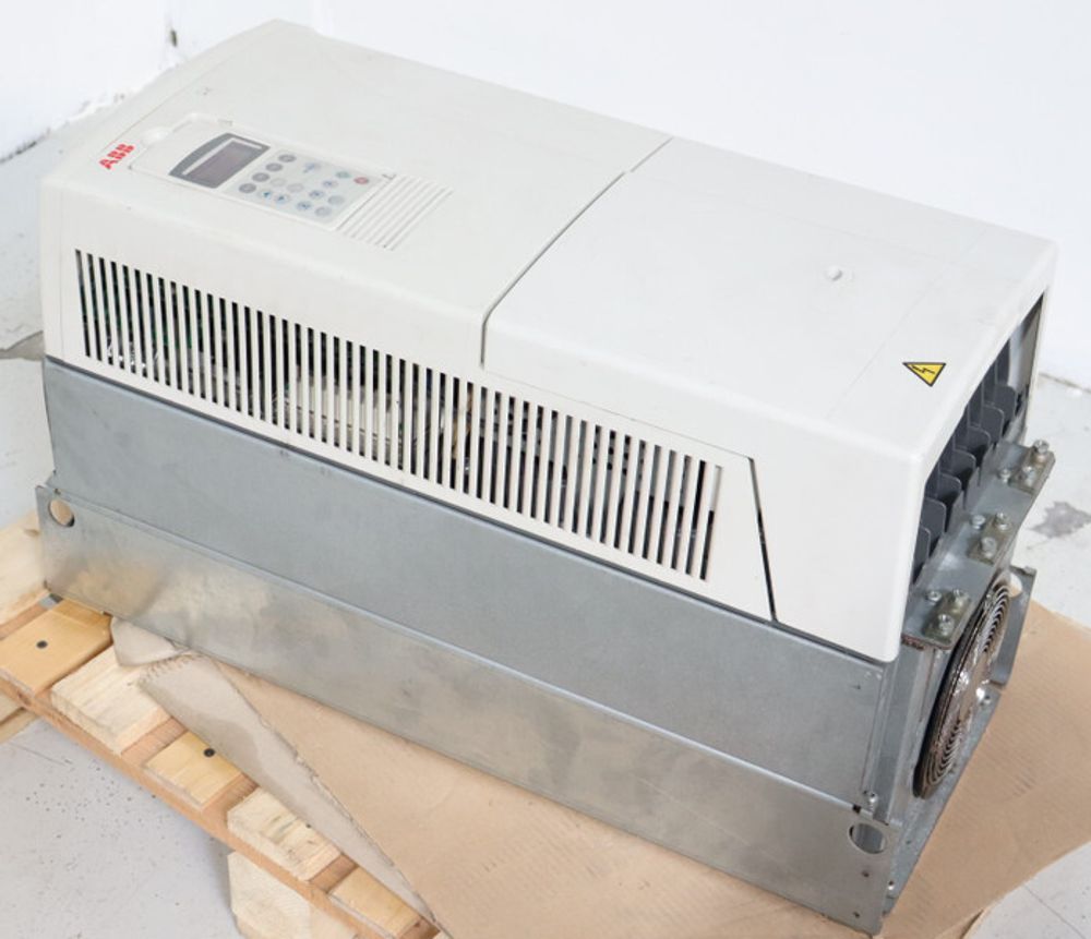 ABB ACS800-01-0100-3+E200+R707