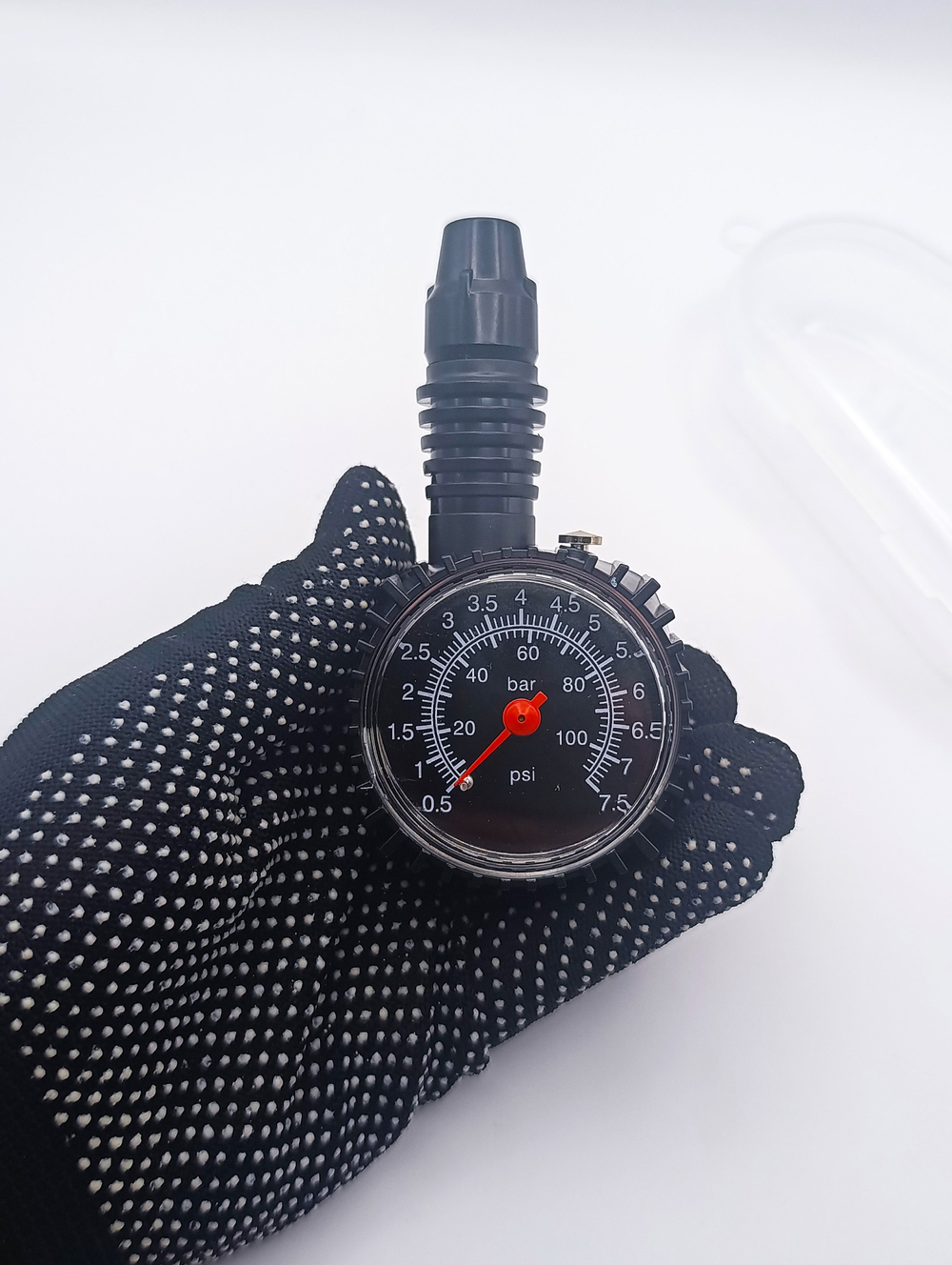 Манометр для шин автомобильный (7.5Атм) в кейсе, аналоговый. Датчик давления в шинах