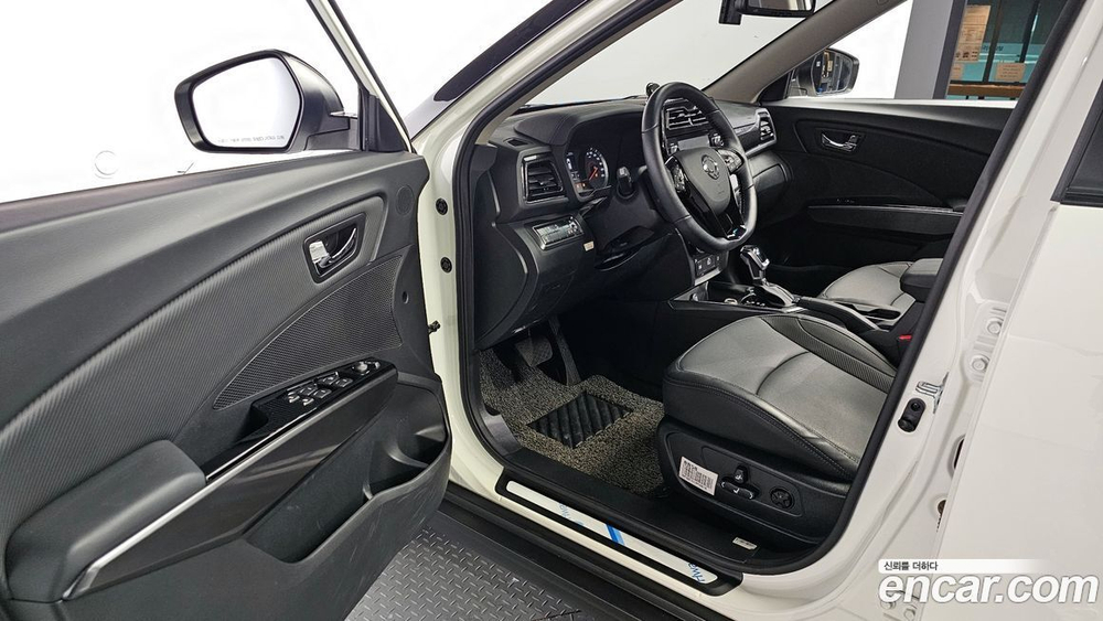 KG Mobility (Ssangyong) Very New Tivoli Бензин 1.5 2WD (11.2019)