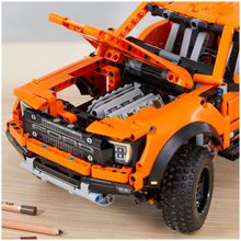 Конструктор LEGO Technic 42126 Ford F-150 Raptor