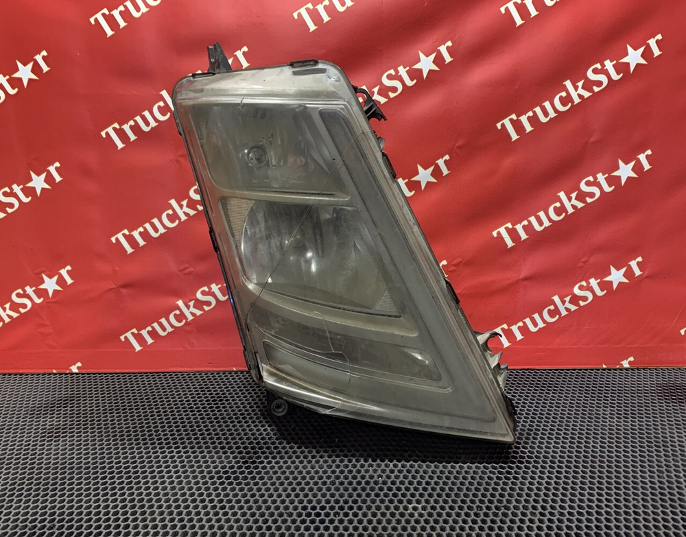 Фара правая Halogen + LED