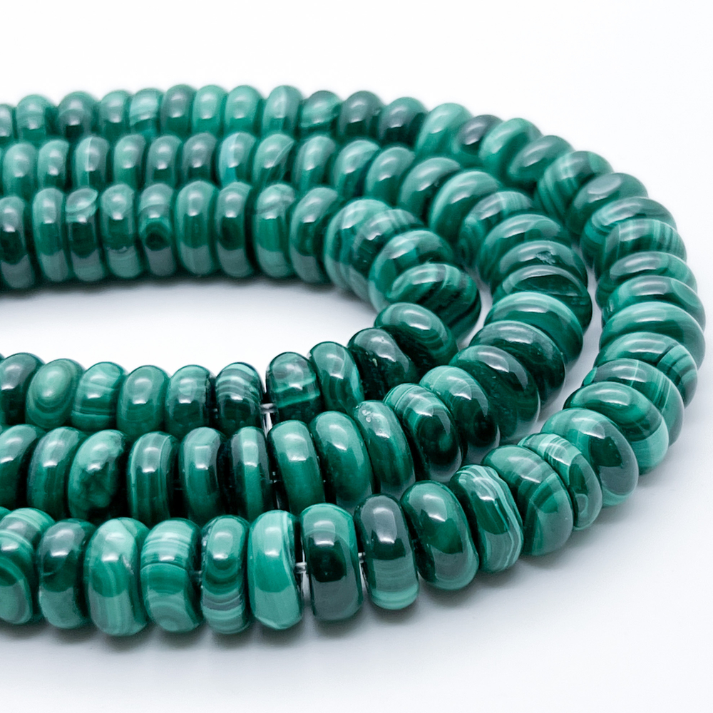 Малахит, размер около 10*4 мм, цена за набор 10 шт