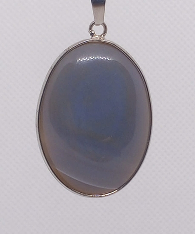 Кулон из серого агата