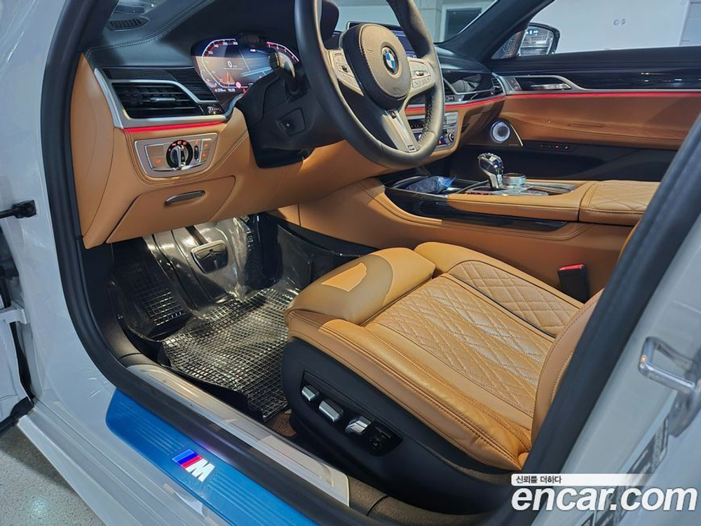 BMW 7 Series (G11) 740Li xDrive M Sports (08.2022)