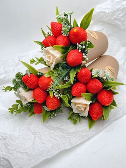 Мини букет «Клубника - крафт»