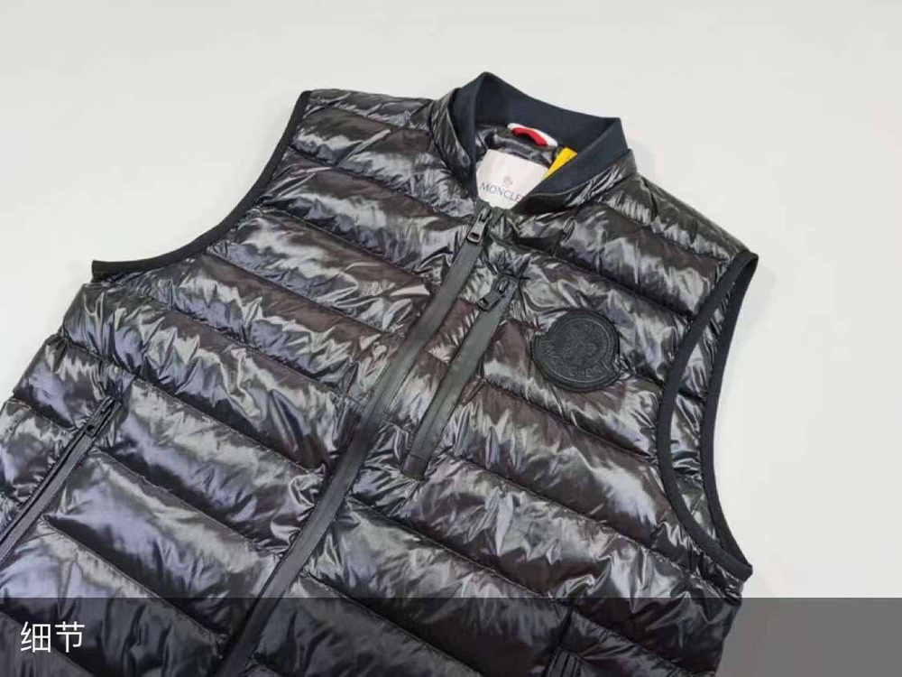Безрукавка Moncler