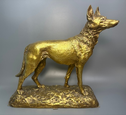Бронзовая скульптура "Собака"