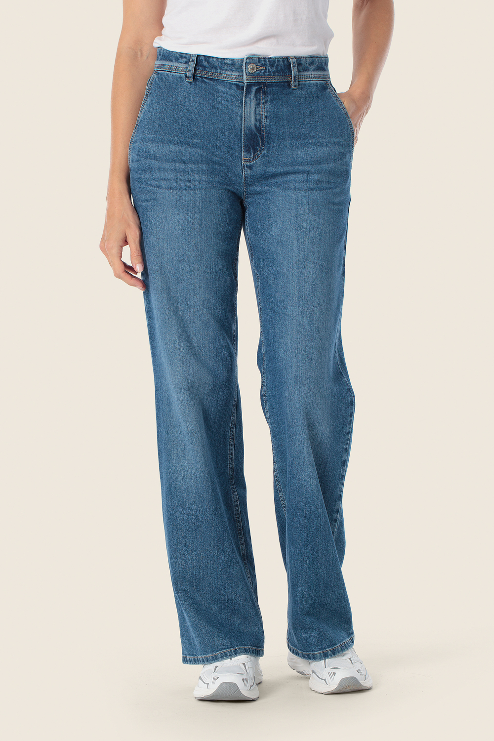 Джинсы из хлопка