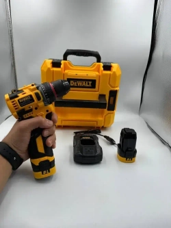 DeWalt Шуруповерт, 18 В, 40 Нм, 2 АКБ