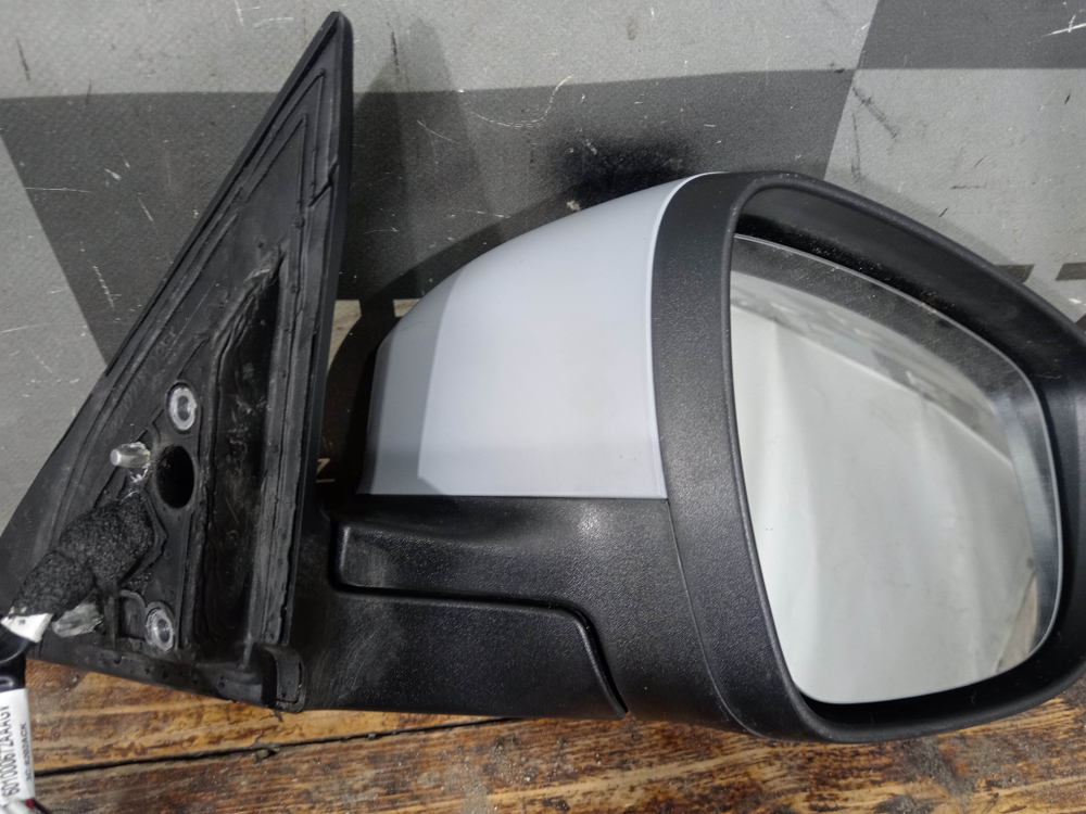 Зеркало правое 16 + 1 pin (контактов) Chery Tiggo 7 Pro 20-нв Б/У Оригинал 601000672AAAGV