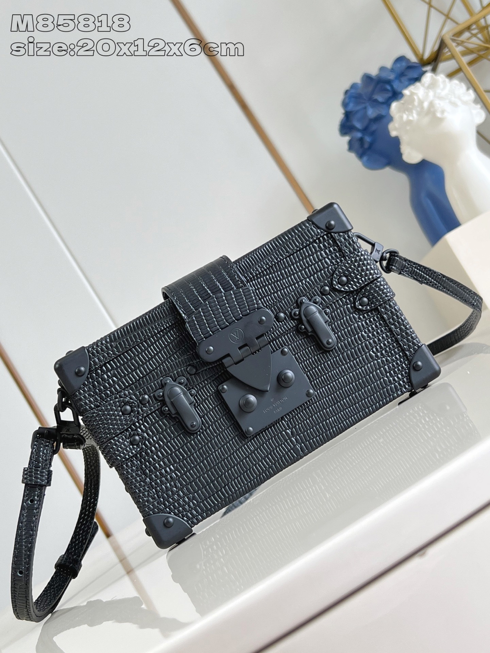 Louis Vuitton Petite Malle