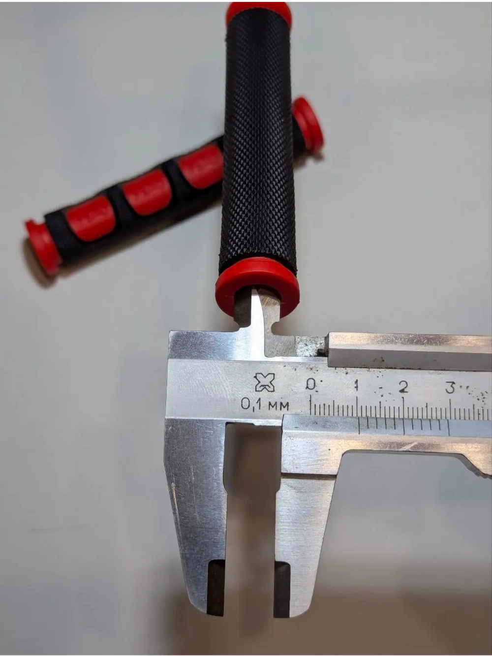 + - Противоскользящие накладки на рычаги для мотоцикла