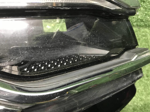 Битая Фара правая VW Touareg 3 (2018-2023) LED