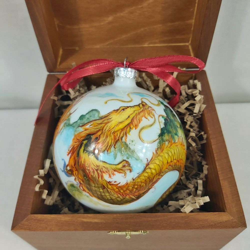 Коллекционный елочный шар с росписью Палех "Дракон" в деревянной шкатулке