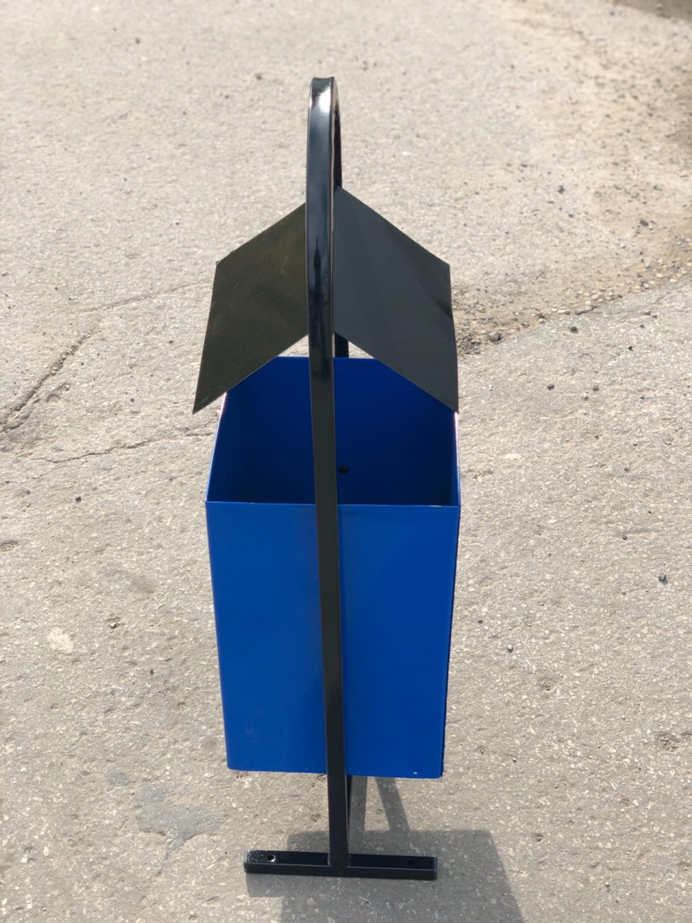 Урна "Эконом с крышей" 25 литров