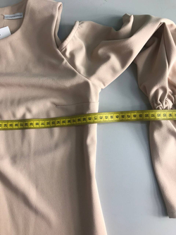 Платье Aleksandra Kazakova светлое, маркировка M, визуально на 46 размер, новое