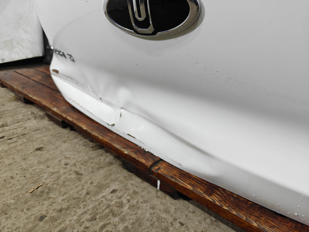 Крышка багажника Москвич 3 22-нв Б/У Оригинал 6301010U3480E