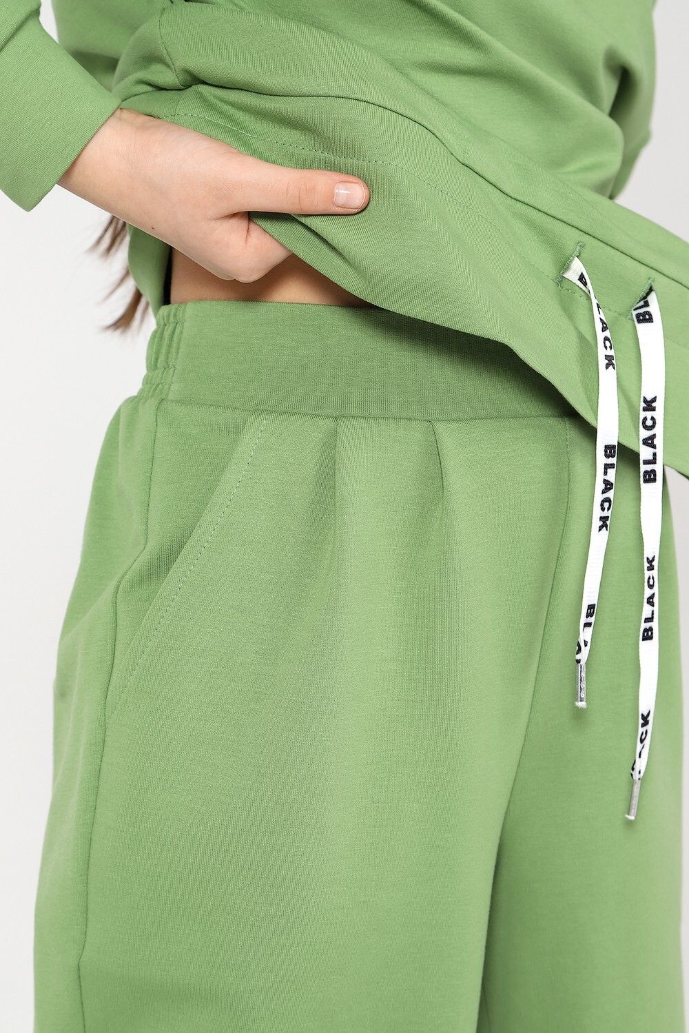 Костюм для девочки Ирма-1 Виотекс ЗЕЛЁНЫЙ