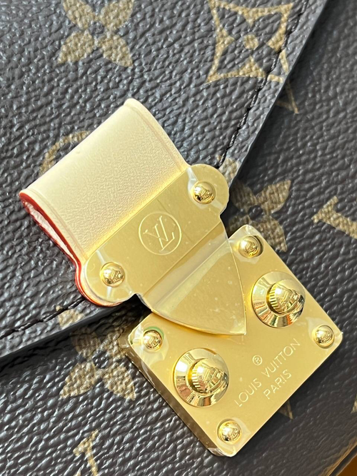 Сумка Louis Vuitton Pochette Métis East West