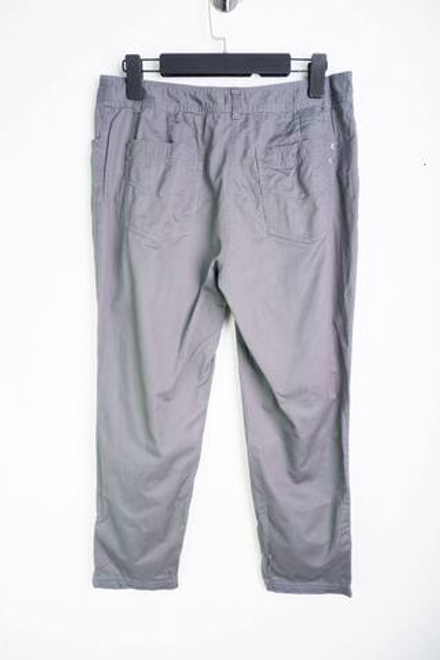 Брюки Laura Ashley практичные, маркировка 38, визуально на 44 размер