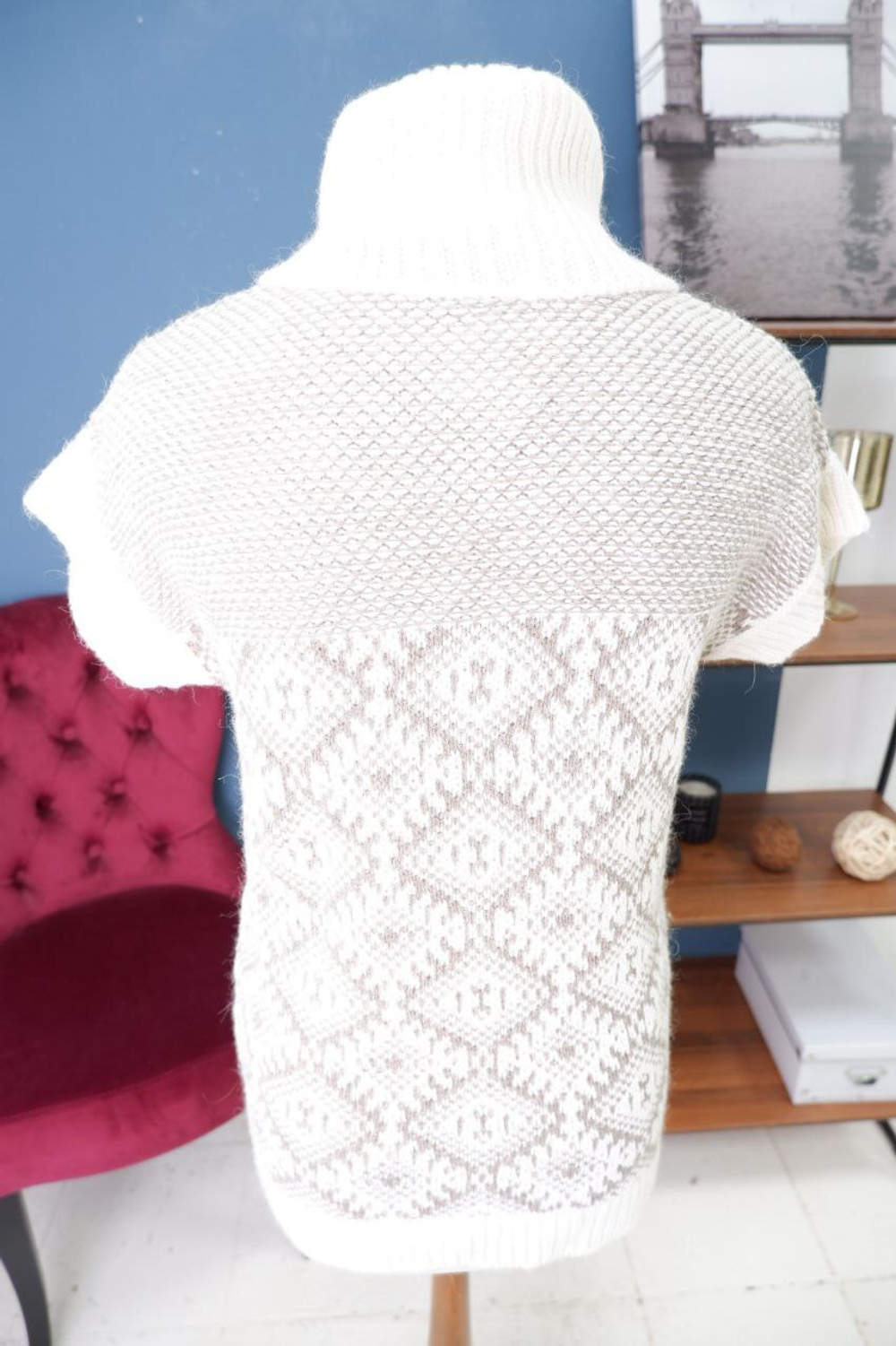 Свитер с узором  46 размер