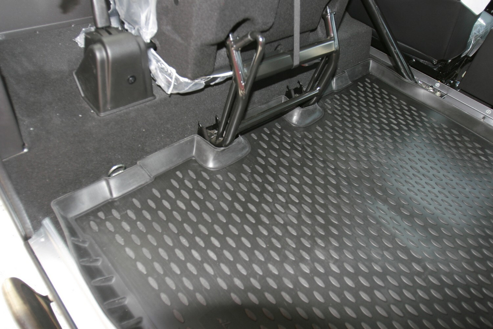Коврик в багажник для LAND ROVER Defender 90, 2007- 3D, внедорожник длин. (полиуретан) арт.NLC.28.07.G13