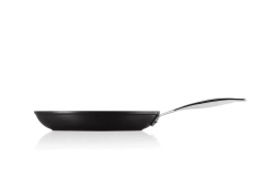 Le Creuset Сковорода PRO с антипригарным покрытием 28см