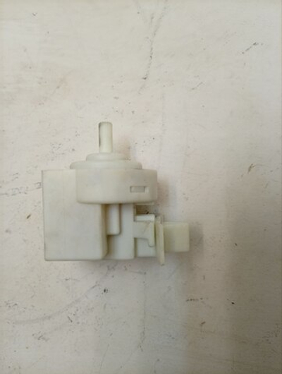 RST703DW кт18 Датчик уровня воды (пресcостат) для стиральных машин Ariston 16002692104 б/у