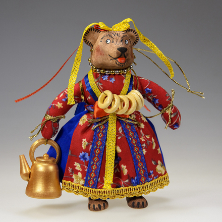 Ёлочная игрушка Медведица "Маша" с чайником и баранками
