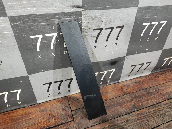 Накладка двери задней правой Kia Carnival 4 (KA4) 20-нв Б/У Оригинал 83260R0000