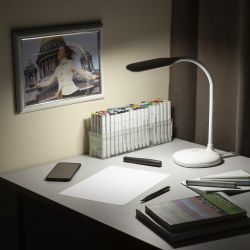 Настольный светильник ЭРА NLED-477-8W-W светодиодный белый