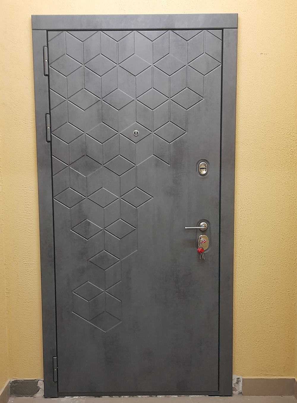 Входная металлическая дверь  с зеркалом RеX (РЕКС) 23 Пчела Бетон темный / зеркало ФЛЗ-120 Итальянский орех 12 мм