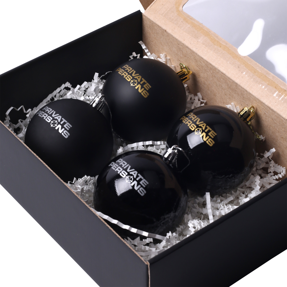 CHRISTMAS ORNAMENTS: 4 PACK MATTE & SHINY BLACK BALLS