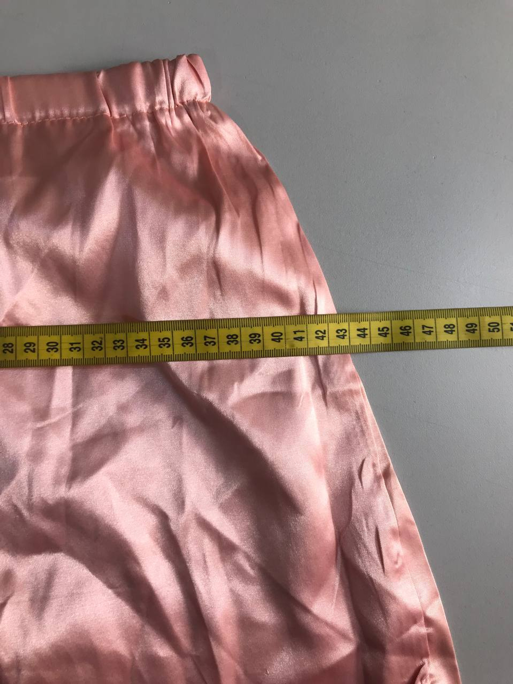 Шорты нежного цвета атласные, визуально на 42 размер, новые