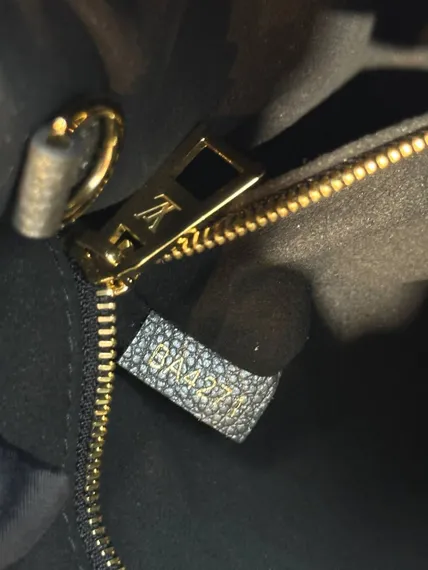 Сумка Louis Vuitton Onthego PM Серый