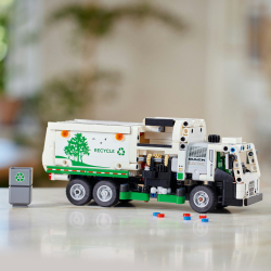 Конструктор LEGO Technic 42167 Мусоровоз Mack LR Electric — фото 20