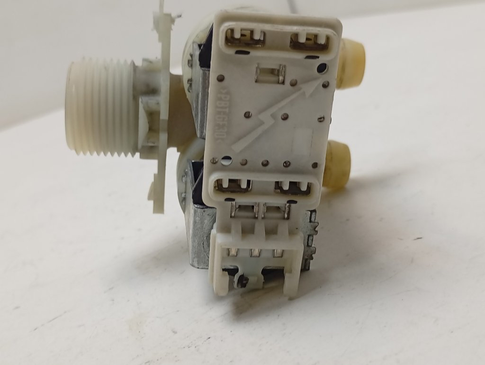 AWS61012 кт61 Клапан подачи воды для стиральной машины Whirlpool 461971416991 б/у