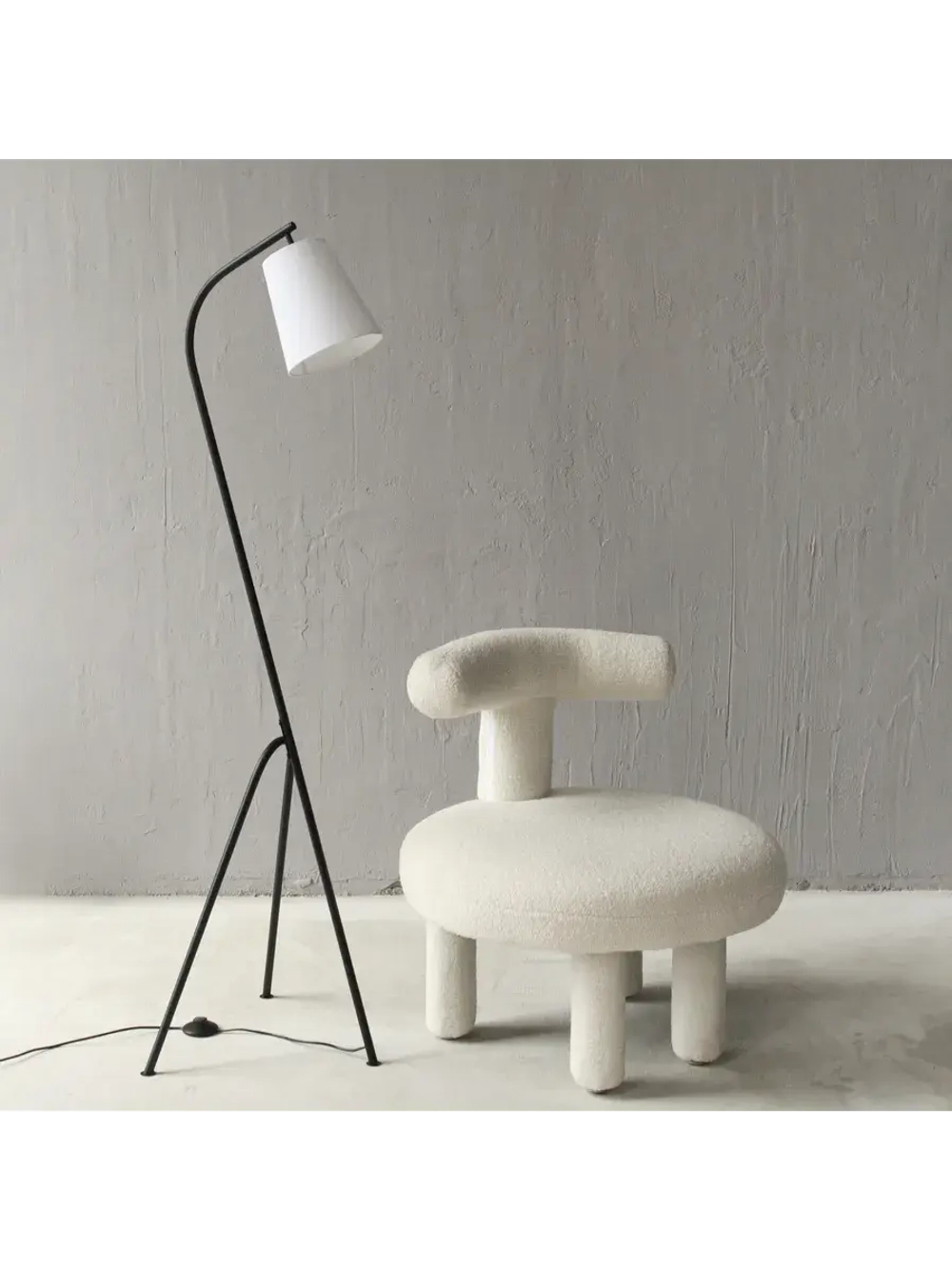 Торшер напольный с абажуром в гостиную современный