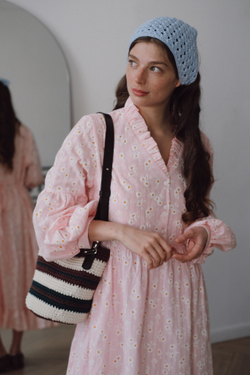 Платье "Рюши" из ажурного хлопка "Ромашки на розовом"