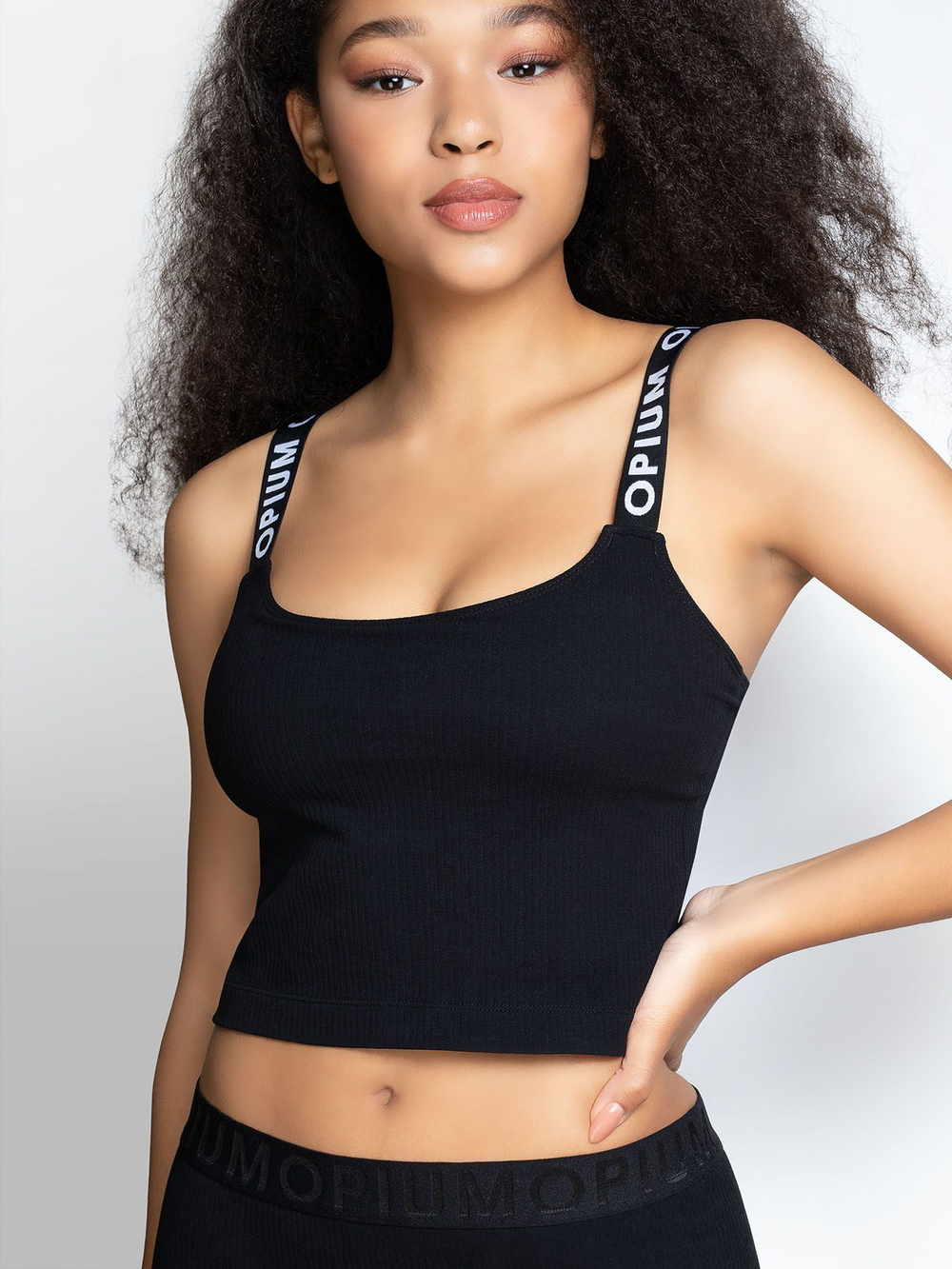 Женский укороченный топ из мягкого трикотажа в рубчик (Размер: S) (Цвет: черный)