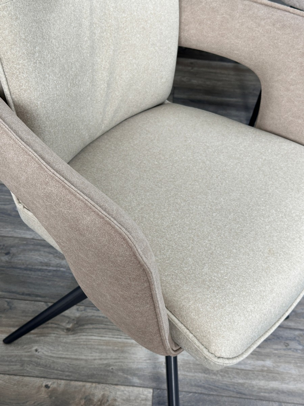 Стул KINNET 360 град. поворот.  MOHAIR-110 / CASTEL-15 Бежевый,ткань/ Тем.-серый каркас, ®DISAUR