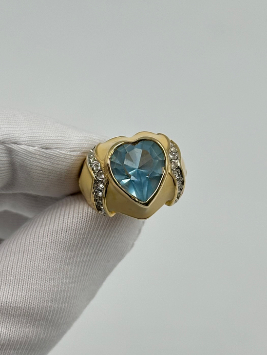 Кольцо с голубым кристаллом