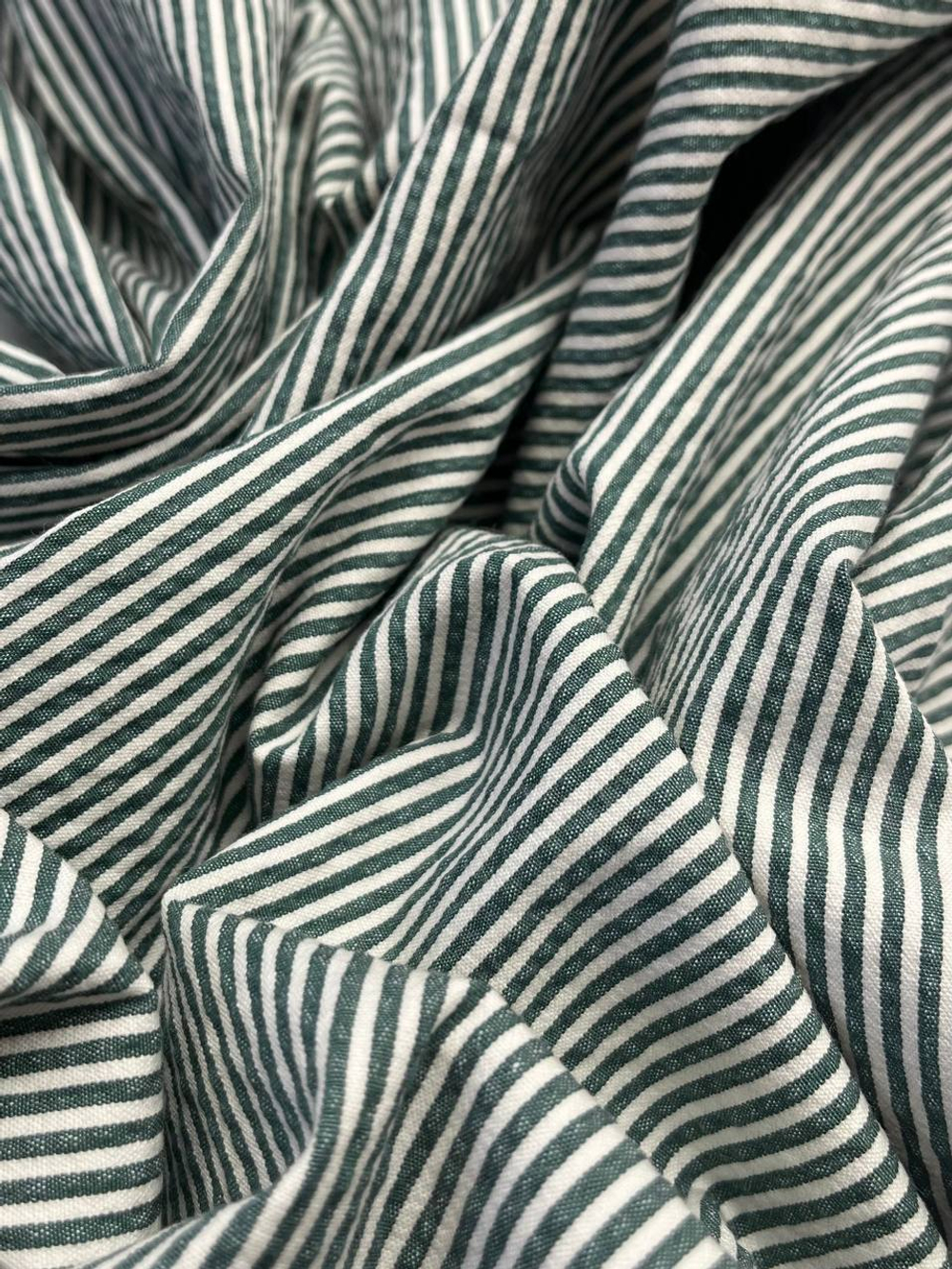 Хлопок сирсакер с нейлоном и эластаном в бело-зеленую полоску