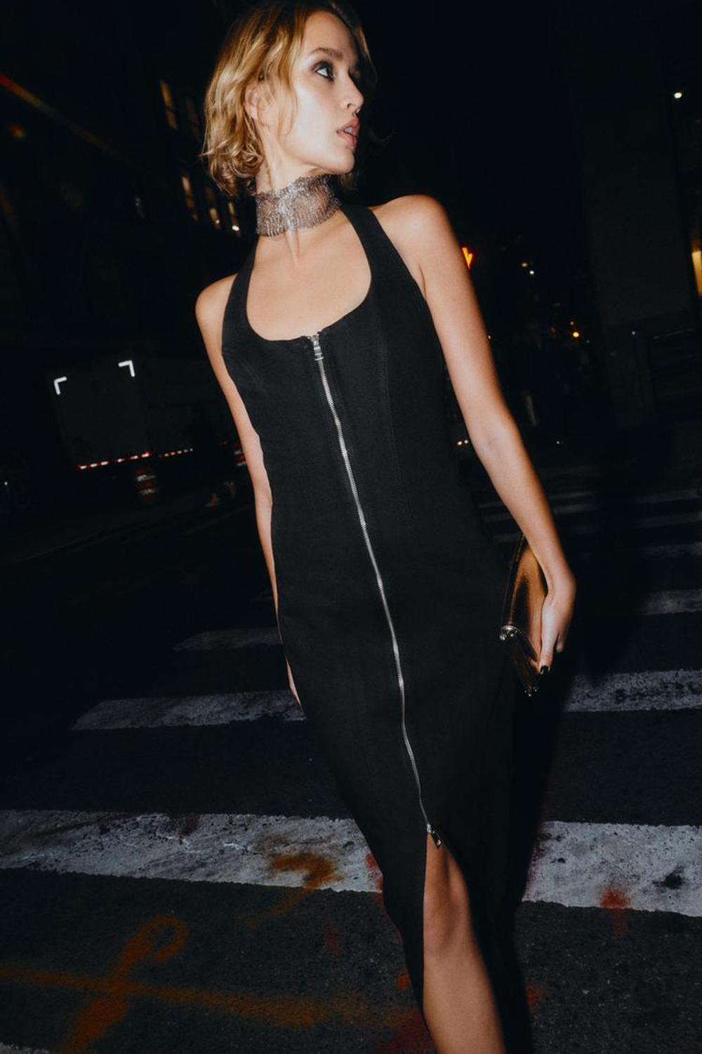 ZARA ДЖИНСОВОЕ ПЛАТЬЕ МИДИ С ЭФФЕКТОМ ВОЩЕНИЯ Z1975, ЧЕРНЫЙ