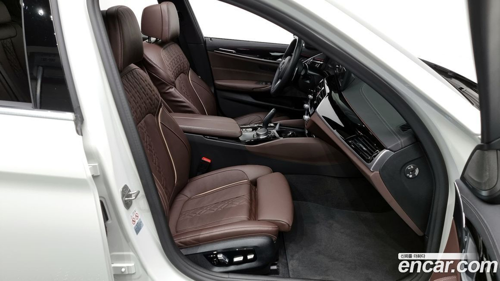 BMW 5 Series (G30) 530e M Sports (07.2021)