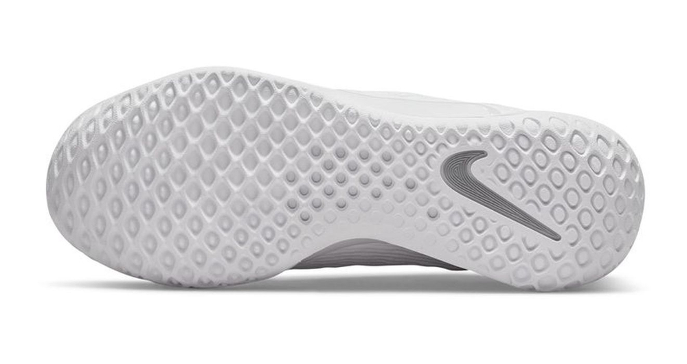 Женские Кроссовки теннисные Nike Zoom Court NXT - white/metallic silver/grey fog
