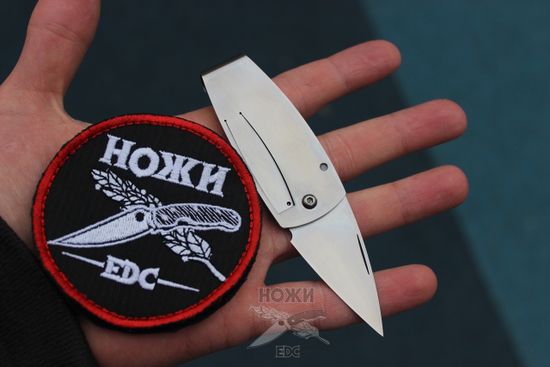 Складной нож -зажим для купюр Mcusta TSURU (журавли) MC-0083 c клинком из стали AUS-8, рукоять Stainless Steel