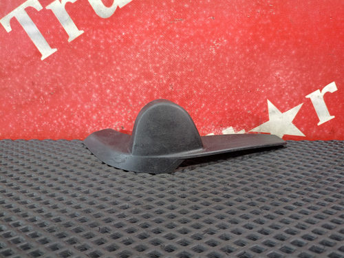 Крышка кронштейна зеркала правого