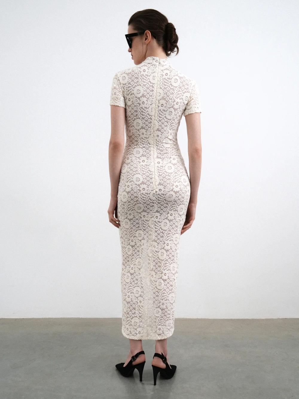 Аманда миди (Amanda midi), платье из молочного кружева с бархатным напылением